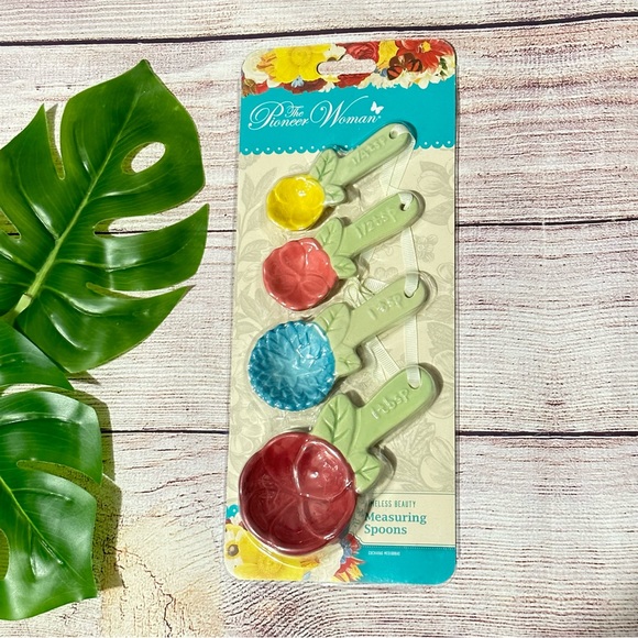 Pioneer Woman Ice Cream Scoop, Measuring Spoons and Juicer NEW - Picture 2 of 10